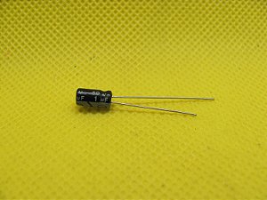 Capacitor Eletrolítico 1uF X 50V 4X7 105°C