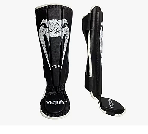 Caneleira Venum Anatomica Adulto Giant Preta Muay Thai