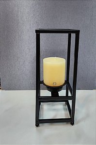 Lanterna em ferro na cor preto fosco médio (velas não inclusa)