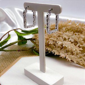 BRINCO ARGOLA GEOMÉTRICA MARTELADO AÇO INOX - PRATEADO