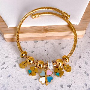 BRACELETE E BERLOQUES  EM AÇO INOX TREVO COLORIDO - DOURADA
