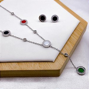 CONJUNTO COLAR  E BRINCO AÇO INOX 45CM PRATEADO ESTILO GRAVATINHA PINGENTE RELÓGIO ALGARISMOS ROMANOS - COLORIDO
