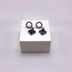 BRINCO  AÇO INOXIDÁVEL CIRCULO BOLINHAS PINGENTE TREVO PRETO - PRATEADO