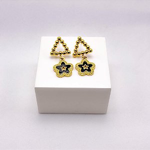 BRINCO  AÇO INOXIDÁVEL TRIÂNGULO BOLINHAS PINGENTE TREVO PRETO - DOURADO