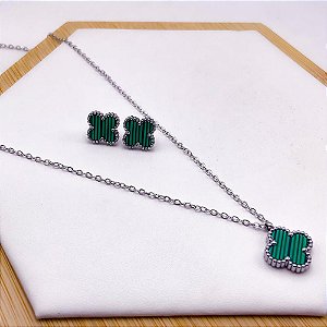 CONJUNTO BRINCO E COLAR AÇO INOX 45 CM  PRATEADO PINGENTE TREVO - VERDE