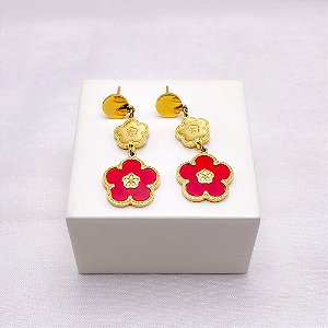 BRINCO AÇO INOXIDÁVEL PINGENTE TREVO VERMELHO - DOURADO