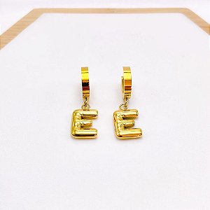 BRINCO ARGOLINHA CLICK AÇO INOXIDÁVEL LETRAS - DOURADO Modelo:E
