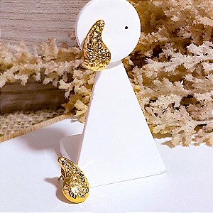 BRINCO GOTA TRABALHADA AÇO INOX - DOURADO