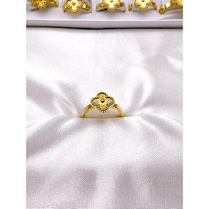 ANEL DE AÇO INOXIDÁVEL TREVO - DOURADO