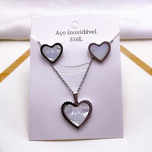CONJUNTO COLAR  E BRINCO AÇO INOXIDÁVEL  CORAÇÃO PEROLADO - PRATEADO