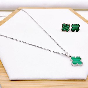 CONJUNTO COLAR  E BRINCO AÇO INOXIDÁVEL  TREVO VERDE - PRATEADO