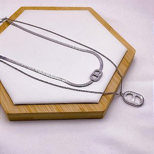 COLAR DUPLO AÇO INOXIDÁVEL 45CM FITA COM PINGENTE LACRE PEROLADO - PRATEADO