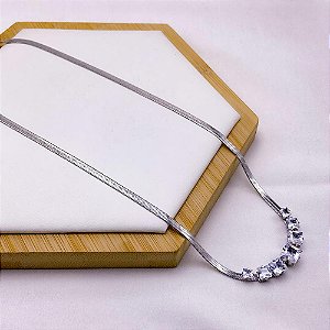 COLAR AÇO INOXIDÁVEL 45CM FITA COM PEDRA CRISTAL - PRATEADO