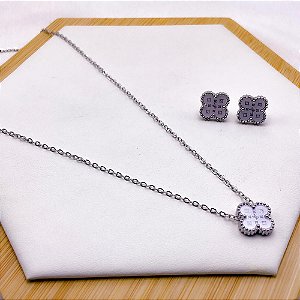 CONJUNTO COLAR  E BRINCO AÇO INOXIDÁVEL  TREVO PEROLADO - PRATEADO