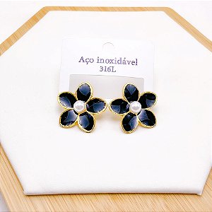 BRINCO AÇO INOX FLOR PEROLA RESINADO DOURADO - PRETO