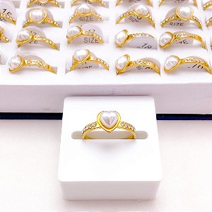 ANEL  AÇO INOXIDÁVEL CRAVEJADO CORAÇÃO PEROLADO - DOURADO