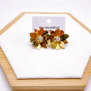 BRINCO AÇO INOX  FLOR COM PEDRA CRISTAL - DOURADO