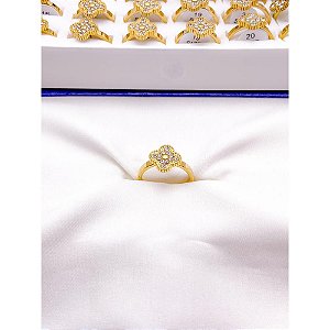 ANEL  AÇO INOXIDÁVEL TREVO CRAVEJADO PEDRA CRISTAL - DOURADO