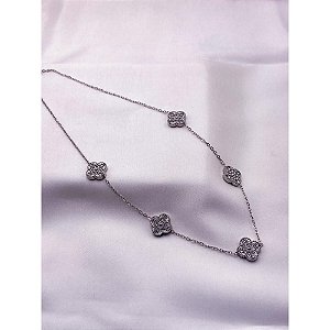COLAR AÇO INOX 45CM TREVO CRAVEJADO PEDRAS CRISTAL - PRATEADO