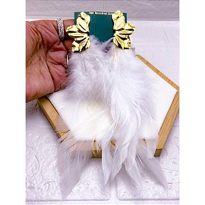 BRINCO AÇO INOX  MEIA FLOR PENA BRANCA - DOURADO