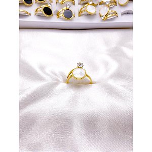 ANEL  AÇO INOXIDÁVEL PEDRA CRISTAL PEROLADO - DOURADO (UNIDADE)