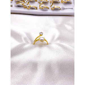 ANEL AÇO INOX CORAÇÃO PEROLA E PEDRA CRISTAL - DOURADO