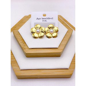 BRINCO AÇO INOXIDÁVEL FLOR COM PEROLA - DOURADO