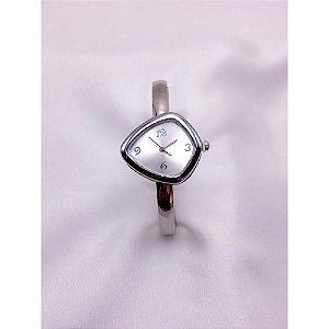 BRACELETE RELÓGIO AÇO INOXIDÁVEL  FUNDO BRANCO - PRATEADO