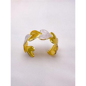 BRACELETE AÇO INOXIDÁVEL CORAÇÕES RESINADO PEROLADO - DOURADO