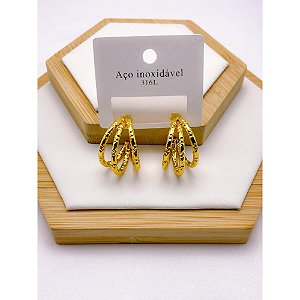 BRINCO AÇO INOXIDÁVEL ARGOLA 3 FIOS COM DETALHES - DOURADO