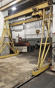 Pórtico Rolante 5 toneladas 4,5 de vão 3,5 de altura 18 metros de trilhos