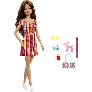 Barbie family boneca look carnaval c/aces. - mattel (unidade)