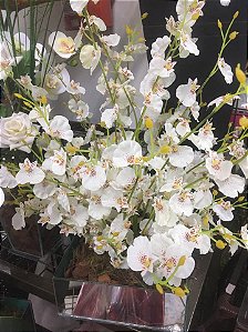 Flores Artificiais em Vasos