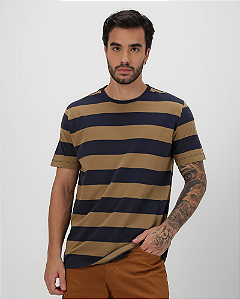 Camiseta masculina listrada marrom