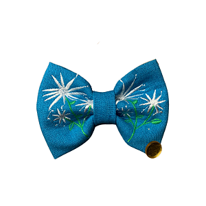 Gravata azul com bordado de Flores