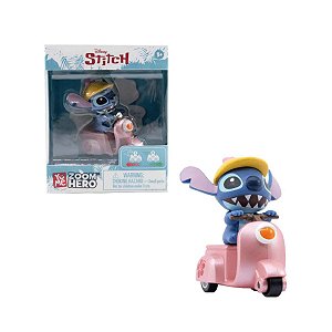 Boneco Stitch com Veículo Aventuras Inesquecíveis para Fãs do Alien Mais Querido Lambreta Rosa