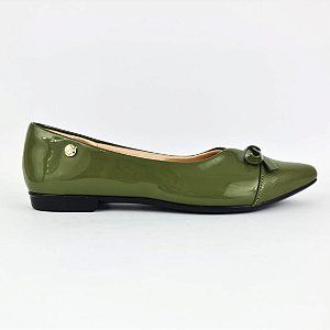 Sapatilha verde oliva verniz laço Eduarda Porto