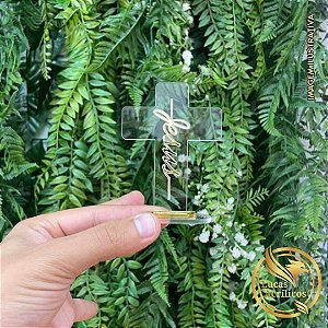 MINI TOPO EM CRUZ COM SOBREPOSTO JESUS EM ACRÍLICO 9x6 CM