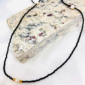 Colar Longo Black com Cristais e Pérolas