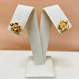Brinco Flor Dourada – Folheado à Ouro 18k