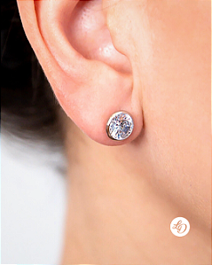 Brinco aço inox PONTO DE LUZ 8MM