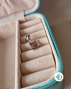 BERLOQUE PASSAPORTE - PINGENTE EM AÇO INOX