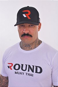 BONÉ PRETO ROUND LOGO ALTO-RELEVO