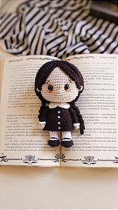 Wandinha Addams Amigurumi