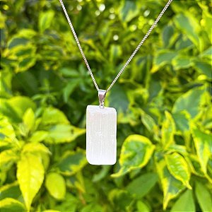 Colar com Pedra Natural Selenita Banhado à Prata