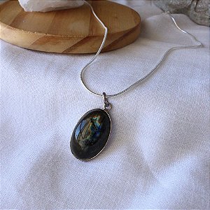 Colar com Pedra Natural Labradorita em Prata 925