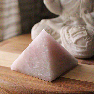 Pirâmide Quartzo Rosa