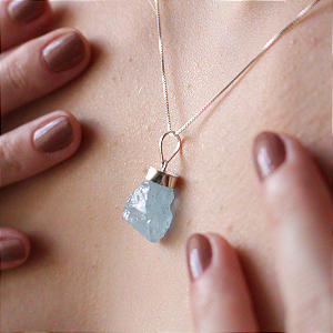 Colar com pingente de pedra natural Água Marinha em Prata 925