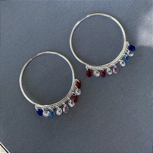 Brinco argola grande com detalhes em cristais e zircônias