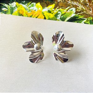 Brinco meia flor lisa